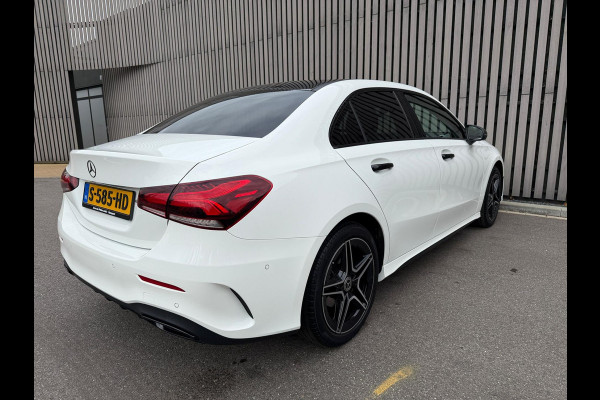 Mercedes-Benz A-Klasse 180 AMG Line - Pano - 360 Camera - Memory
