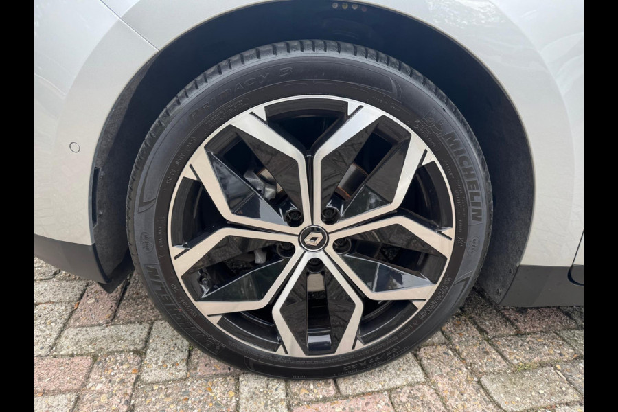 Renault Scénic TCe 140 EDC Intens Navi / Camera / P-sensoren / Full LED / Winterbandenset