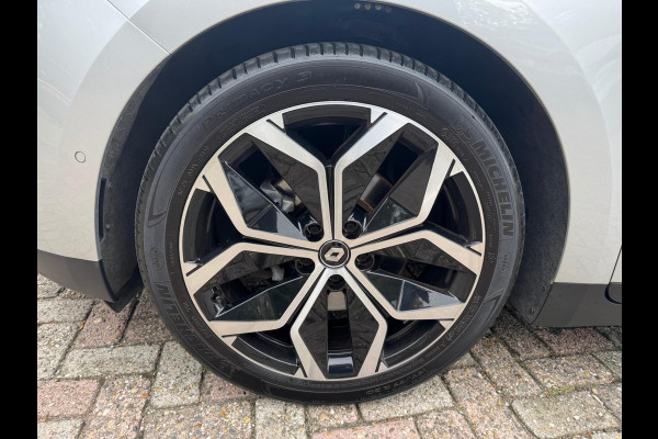 Renault Scénic TCe 140 EDC Intens Navi / Camera / P-sensoren / Full LED / Winterbandenset
