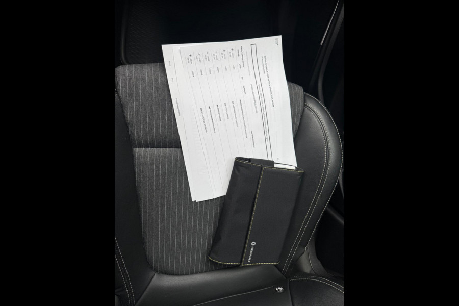 Renault Scénic TCe 140 EDC Intens Navi / Camera / P-sensoren / Full LED / Winterbandenset