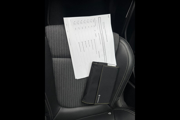 Renault Scénic TCe 140 EDC Intens Navi / Camera / P-sensoren / Full LED / Winterbandenset