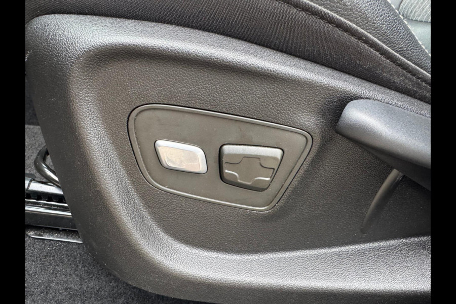 Renault Scénic TCe 140 EDC Intens Navi / Camera / P-sensoren / Full LED / Winterbandenset
