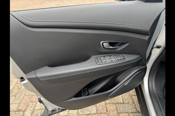 Renault Scénic TCe 140 EDC Intens Navi / Camera / P-sensoren / Full LED / Winterbandenset