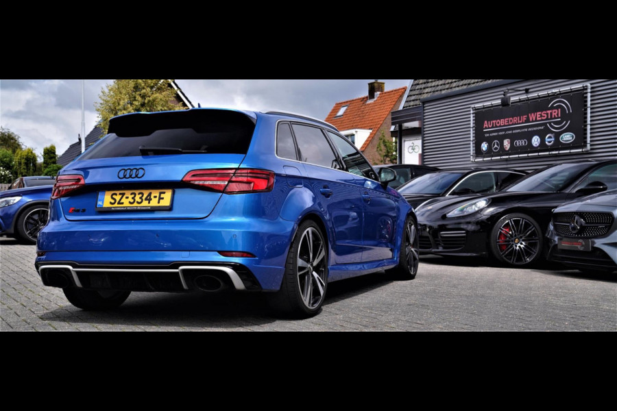 Audi RS3 Sportback 2.5 TFSI RS 3 Quattro | 400PK | Schuif/kanteldak | RS-zetels | Camera | Virtual Cockpit | SepangBlau |