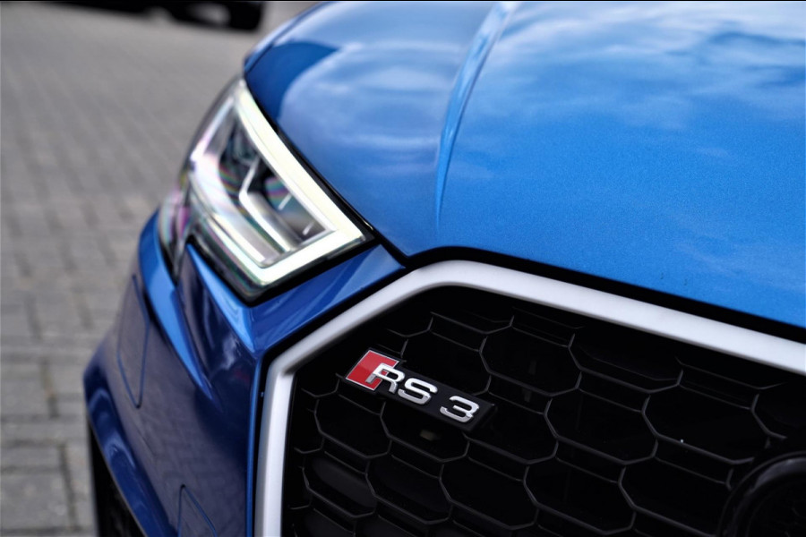 Audi RS3 Sportback 2.5 TFSI RS 3 Quattro | 400PK | Schuif/kanteldak | RS-zetels | Camera | Virtual Cockpit | SepangBlau |