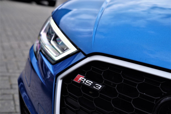 Audi RS3 Sportback 2.5 TFSI RS 3 Quattro | 400PK | Schuif/kanteldak | RS-zetels | Camera | Virtual Cockpit | SepangBlau |