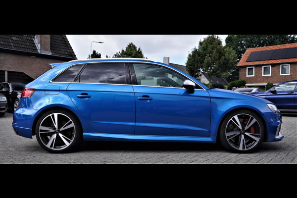 Audi RS3 Sportback 2.5 TFSI RS 3 Quattro | 400PK | Schuif/kanteldak | RS-zetels | Camera | Virtual Cockpit | SepangBlau |