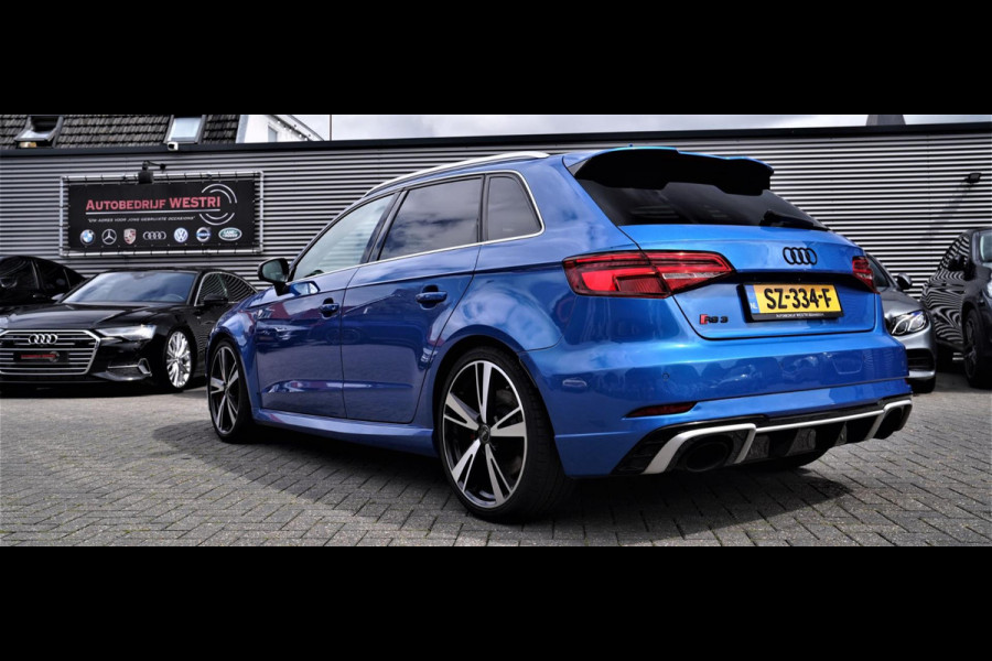 Audi RS3 Sportback 2.5 TFSI RS 3 Quattro | 400PK | Schuif/kanteldak | RS-zetels | Camera | Virtual Cockpit | SepangBlau |