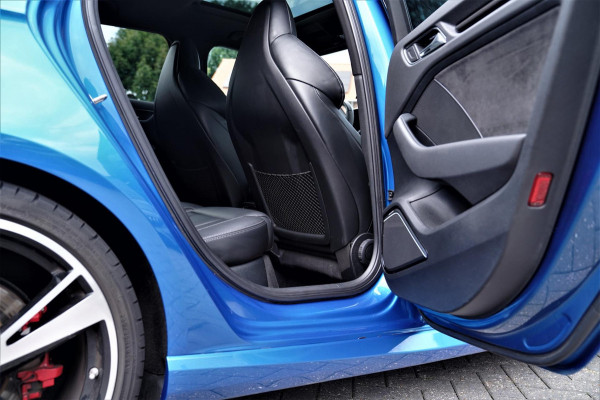 Audi RS3 Sportback 2.5 TFSI RS 3 Quattro | 400PK | Schuif/kanteldak | RS-zetels | Camera | Virtual Cockpit | SepangBlau |