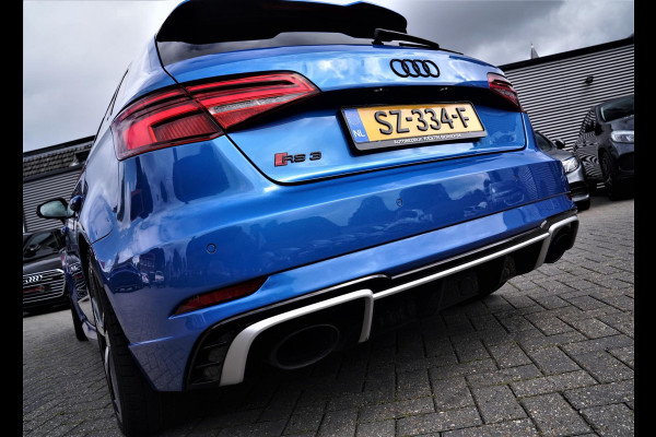 Audi RS3 Sportback 2.5 TFSI RS 3 Quattro | 400PK | Schuif/kanteldak | RS-zetels | Camera | Virtual Cockpit | SepangBlau |