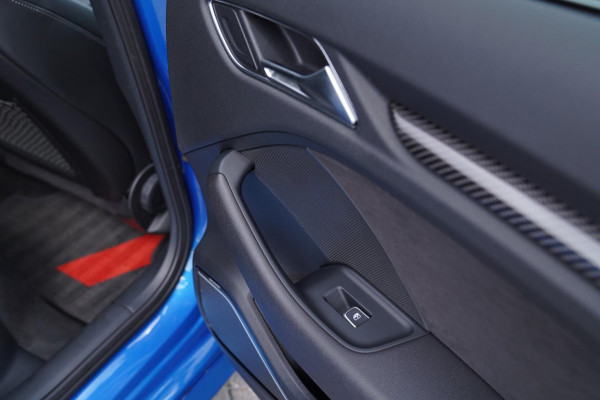 Audi RS3 Sportback 2.5 TFSI RS 3 Quattro | 400PK | Schuif/kanteldak | RS-zetels | Camera | Virtual Cockpit | SepangBlau |