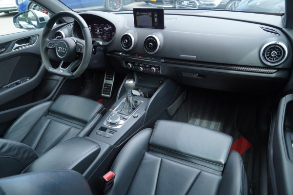 Audi RS3 Sportback 2.5 TFSI RS 3 Quattro | 400PK | Schuif/kanteldak | RS-zetels | Camera | Virtual Cockpit | SepangBlau |