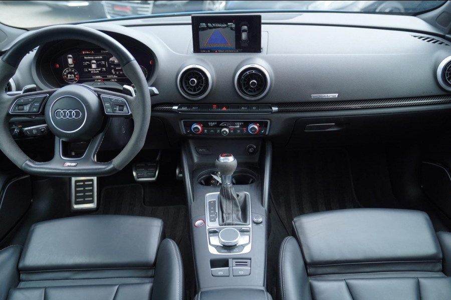 Audi RS3 Sportback 2.5 TFSI RS 3 Quattro | 400PK | Schuif/kanteldak | RS-zetels | Camera | Virtual Cockpit | SepangBlau |