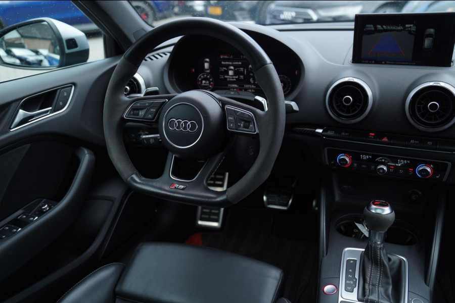 Audi RS3 Sportback 2.5 TFSI RS 3 Quattro | 400PK | Schuif/kanteldak | RS-zetels | Camera | Virtual Cockpit | SepangBlau |