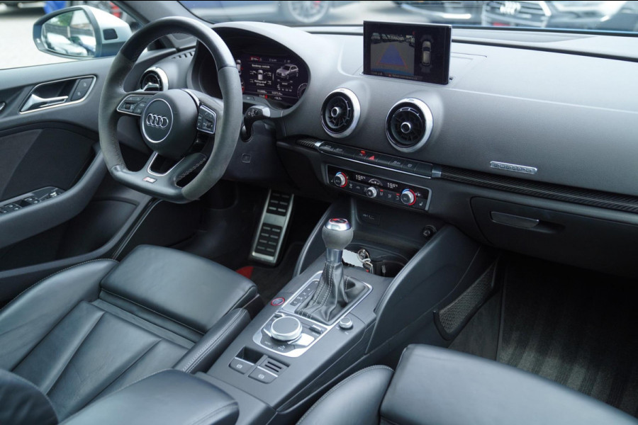 Audi RS3 Sportback 2.5 TFSI RS 3 Quattro | 400PK | Schuif/kanteldak | RS-zetels | Camera | Virtual Cockpit | SepangBlau |