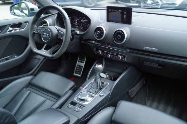 Audi RS3 Sportback 2.5 TFSI RS 3 Quattro | 400PK | Schuif/kanteldak | RS-zetels | Camera | Virtual Cockpit | SepangBlau |
