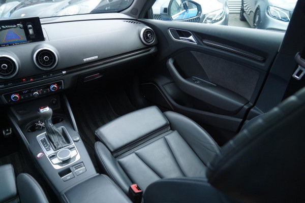 Audi RS3 Sportback 2.5 TFSI RS 3 Quattro | 400PK | Schuif/kanteldak | RS-zetels | Camera | Virtual Cockpit | SepangBlau |