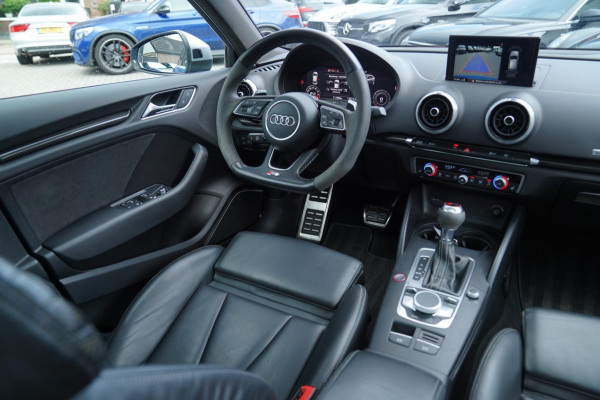 Audi RS3 Sportback 2.5 TFSI RS 3 Quattro | 400PK | Schuif/kanteldak | RS-zetels | Camera | Virtual Cockpit | SepangBlau |