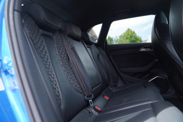 Audi RS3 Sportback 2.5 TFSI RS 3 Quattro | 400PK | Schuif/kanteldak | RS-zetels | Camera | Virtual Cockpit | SepangBlau |