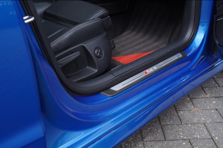 Audi RS3 Sportback 2.5 TFSI RS 3 Quattro | 400PK | Schuif/kanteldak | RS-zetels | Camera | Virtual Cockpit | SepangBlau |