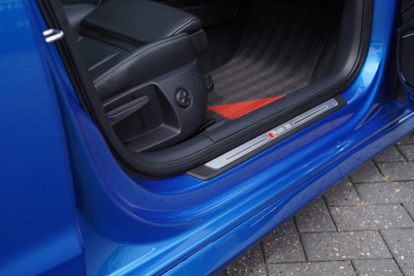 Audi RS3 Sportback 2.5 TFSI RS 3 Quattro | 400PK | Schuif/kanteldak | RS-zetels | Camera | Virtual Cockpit | SepangBlau |