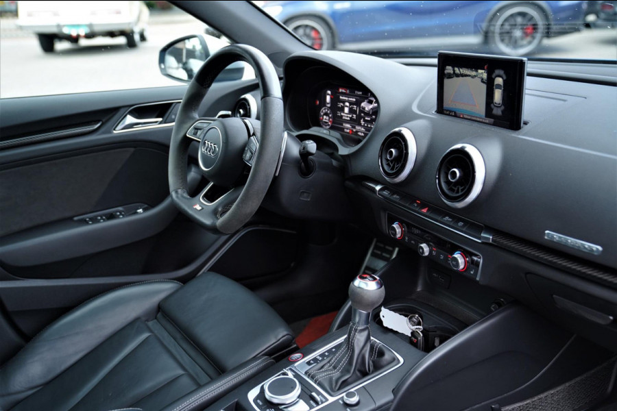 Audi RS3 Sportback 2.5 TFSI RS 3 Quattro | 400PK | Schuif/kanteldak | RS-zetels | Camera | Virtual Cockpit | SepangBlau |