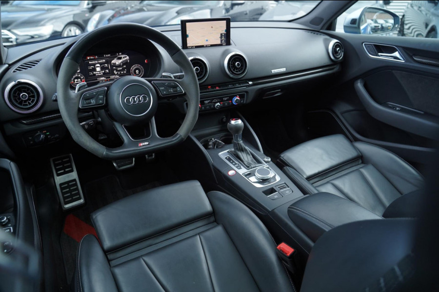 Audi RS3 Sportback 2.5 TFSI RS 3 Quattro | 400PK | Schuif/kanteldak | RS-zetels | Camera | Virtual Cockpit | SepangBlau |