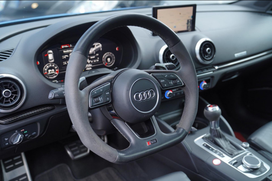 Audi RS3 Sportback 2.5 TFSI RS 3 Quattro | 400PK | Schuif/kanteldak | RS-zetels | Camera | Virtual Cockpit | SepangBlau |