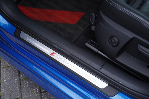 Audi RS3 Sportback 2.5 TFSI RS 3 Quattro | 400PK | Schuif/kanteldak | RS-zetels | Camera | Virtual Cockpit | SepangBlau |