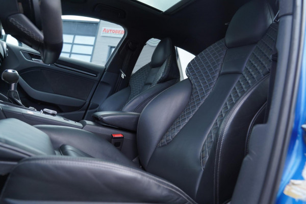 Audi RS3 Sportback 2.5 TFSI RS 3 Quattro | 400PK | Schuif/kanteldak | RS-zetels | Camera | Virtual Cockpit | SepangBlau |