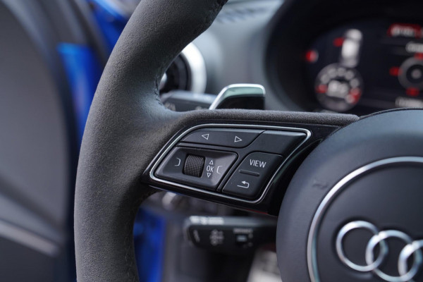Audi RS3 Sportback 2.5 TFSI RS 3 Quattro | 400PK | Schuif/kanteldak | RS-zetels | Camera | Virtual Cockpit | SepangBlau |