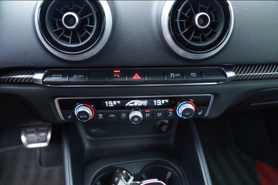 Audi RS3 Sportback 2.5 TFSI RS 3 Quattro | 400PK | Schuif/kanteldak | RS-zetels | Camera | Virtual Cockpit | SepangBlau |