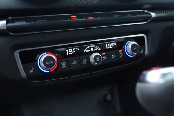 Audi RS3 Sportback 2.5 TFSI RS 3 Quattro | 400PK | Schuif/kanteldak | RS-zetels | Camera | Virtual Cockpit | SepangBlau |