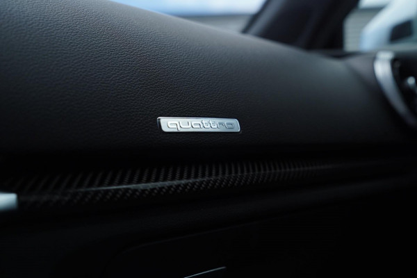 Audi RS3 Sportback 2.5 TFSI RS 3 Quattro | 400PK | Schuif/kanteldak | RS-zetels | Camera | Virtual Cockpit | SepangBlau |