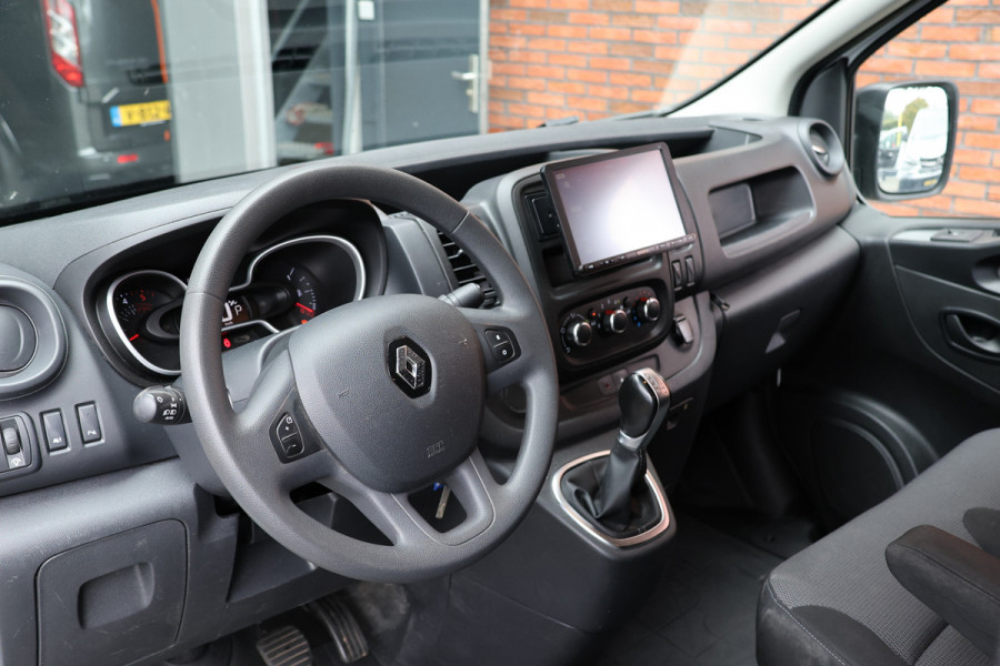 Renault Trafic 2.0 dCi 145 PK L2H1 DC | 6-Zitter | LED | Cruise control | Camera | Trekhaak | Sidebars | Dubbel cabine | NAP Logisch | Nieuwe APK