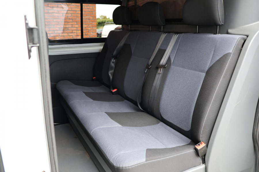 Renault Trafic 2.0 dCi 145 PK L2H1 DC | 6-Zitter | LED | Cruise control | Camera | Trekhaak | Sidebars | Dubbel cabine | NAP Logisch | Nieuwe APK