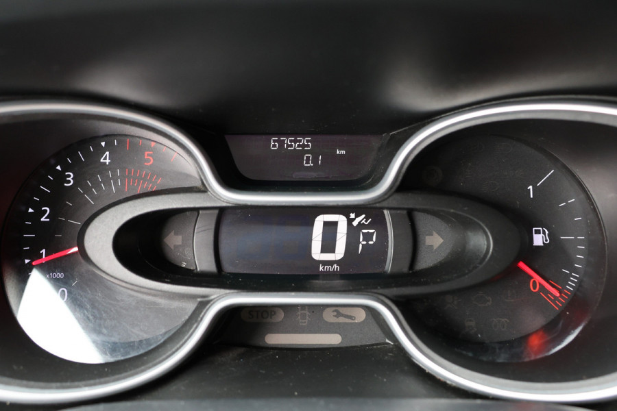 Renault Trafic 2.0 dCi 145 PK L2H1 DC | 6-Zitter | LED | Cruise control | Camera | Trekhaak | Sidebars | Dubbel cabine | NAP Logisch | Nieuwe APK