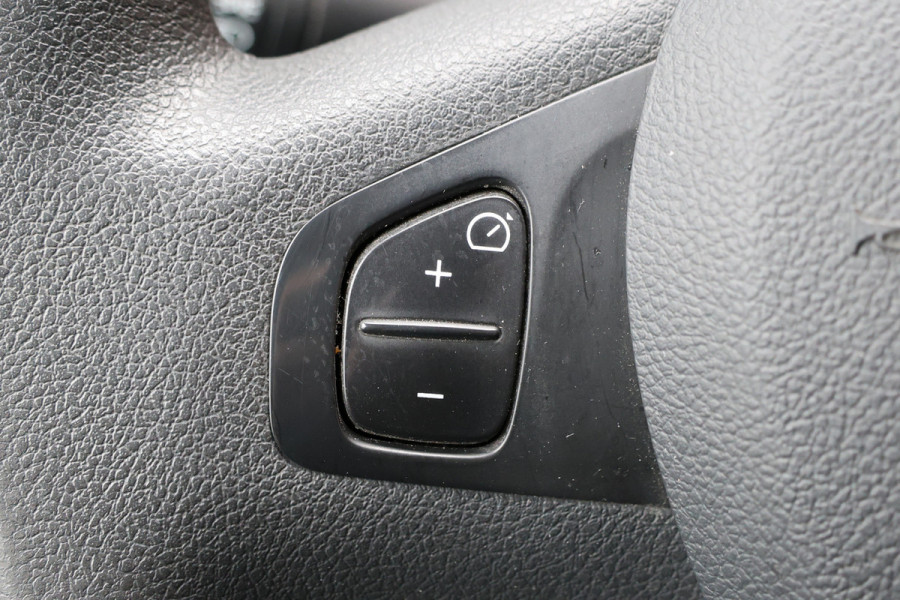 Renault Trafic 2.0 dCi 145 PK L2H1 DC | 6-Zitter | LED | Cruise control | Camera | Trekhaak | Sidebars | Dubbel cabine | NAP Logisch | Nieuwe APK