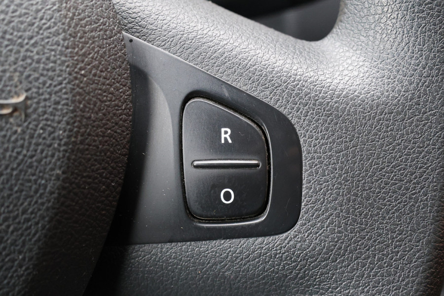 Renault Trafic 2.0 dCi 145 PK L2H1 DC | 6-Zitter | LED | Cruise control | Camera | Trekhaak | Sidebars | Dubbel cabine | NAP Logisch | Nieuwe APK