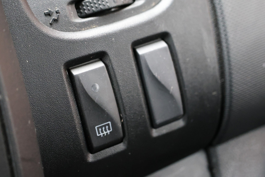 Renault Trafic 2.0 dCi 145 PK L2H1 DC | 6-Zitter | LED | Cruise control | Camera | Trekhaak | Sidebars | Dubbel cabine | NAP Logisch | Nieuwe APK