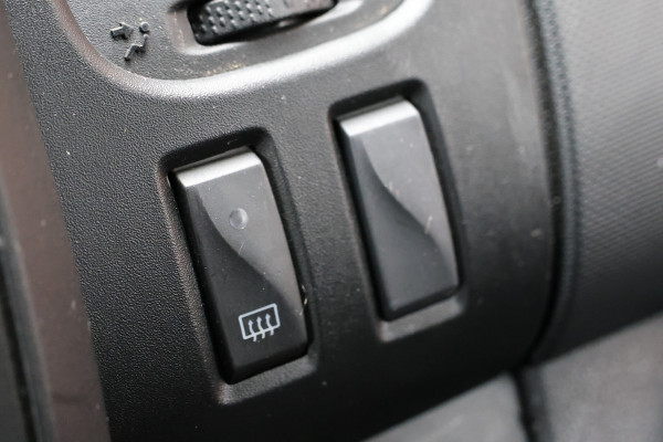 Renault Trafic 2.0 dCi 145 PK L2H1 DC | 6-Zitter | LED | Cruise control | Camera | Trekhaak | Sidebars | Dubbel cabine | NAP Logisch | Nieuwe APK