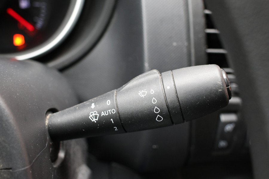 Renault Trafic 2.0 dCi 145 PK L2H1 DC | 6-Zitter | LED | Cruise control | Camera | Trekhaak | Sidebars | Dubbel cabine | NAP Logisch | Nieuwe APK