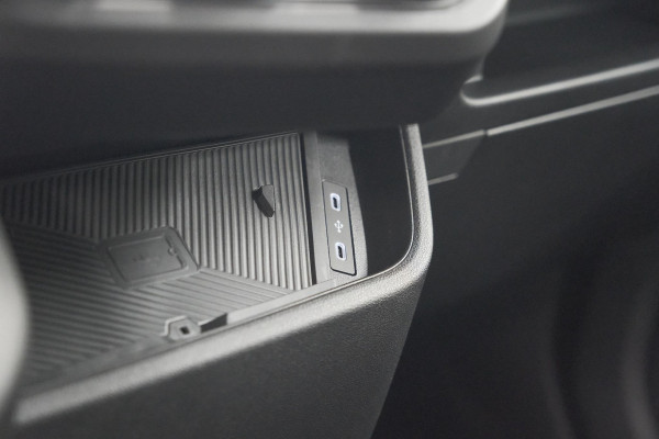 Renault Master T35 2.0 dCi 150 L2H2 Extra | Trekhaak | Camera | Vloerplaat | Apple Carplay