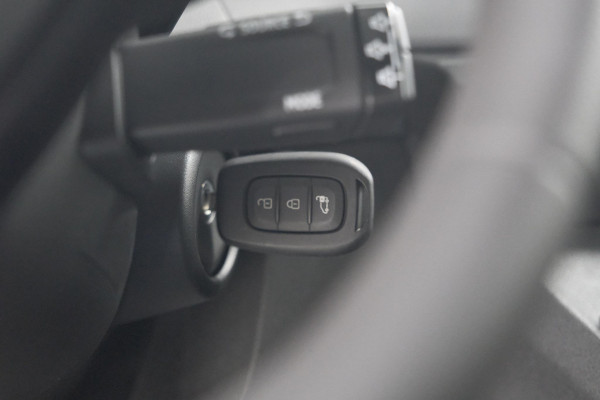 Renault Master T35 2.0 dCi 150 L2H2 Extra | Trekhaak | Camera | Vloerplaat | Apple Carplay