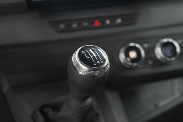 Renault Master T35 2.0 dCi 150 L2H2 Extra | Trekhaak | Camera | Vloerplaat | Apple Carplay