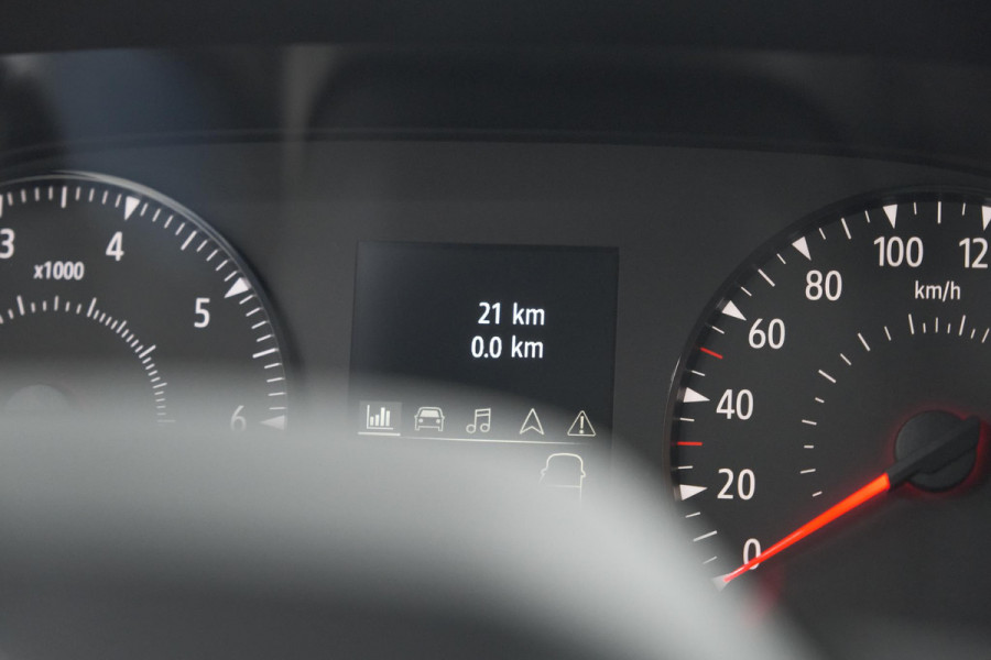 Renault Master T35 2.0 dCi 150 L2H2 Extra | Trekhaak | Camera | Vloerplaat | Apple Carplay