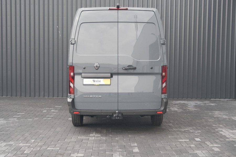 Renault Master T35 2.0 dCi 150 L2H2 Extra | Trekhaak | Camera | Vloerplaat | Apple Carplay