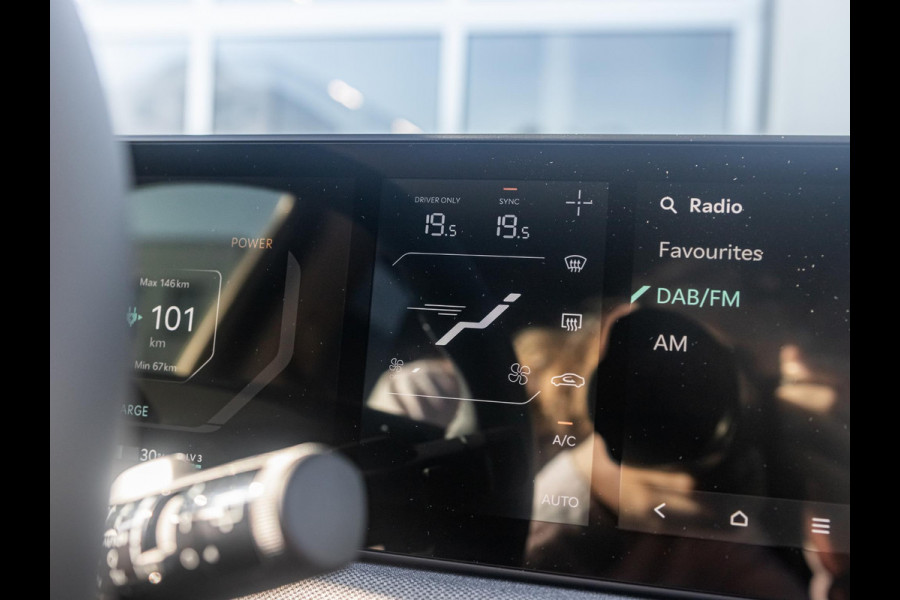Kia EV3 Plus Advanced 81.4 kWh | Private Lease v.a. € 607,- | Uit voorraad, dus snel rijden | 600km Rijbereik | Navi | 19" | Adapt. Cruise | Clima | Schuif/Kanteldak | Stoel&Stuurverw. | Priv Glass | BSM | Harman Kardon |