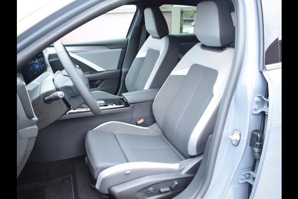 Opel Astra Electric 54 kWh Business Edition ACHTERUITRIJCAMERA MET SENSOREN | NAVI & CARPLAY | WINTERPAKKET |