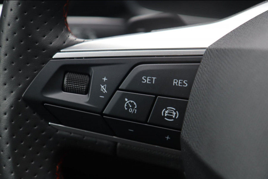 Seat Leon 1.4 TSI eHybrid PHEV FR / Sfeerverl. / Carplay / 1e eigenaar / Keyless Seat Leon 1.4 TSI eHybrid PHEV FR / Sfeerverl. / Carplay / 1e eigenaar / Keyless